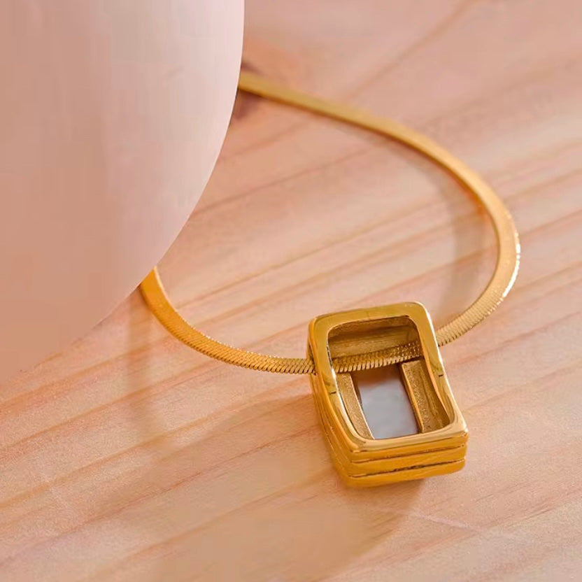 Quinn Rectangle Mother of pearl Pendant Necklace ELSSIZ