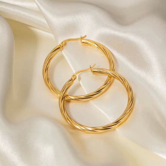 Emma Twisted Hoop Earrings ELSSIZ