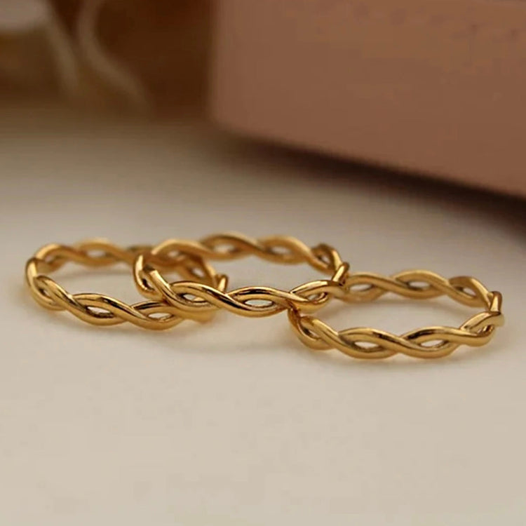 Minimalistic Twisted Ring ELSSIZ