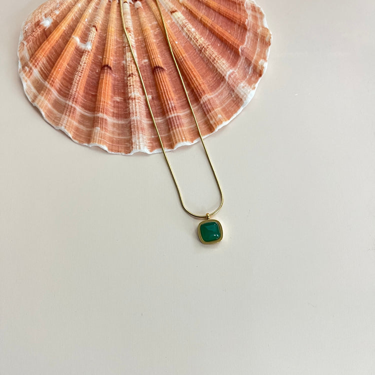 Lorna Green Opal Pendant Necklace ELSSIZ