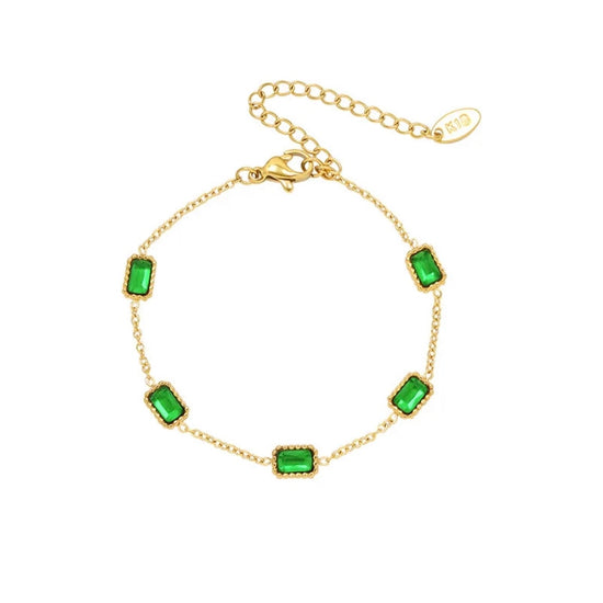 This bracelet is screaming LUXURY! Beautiful Zirconia mixed with rugged lock and chain! . One of a kind design that is perfect for stacking or wearing alone. 

This piece is made to last, hypoallergenic  & waterproof.

316L Stainless Steel 18K Gold Plated, Cubic Zirconia

6 inches long +2 inches ext