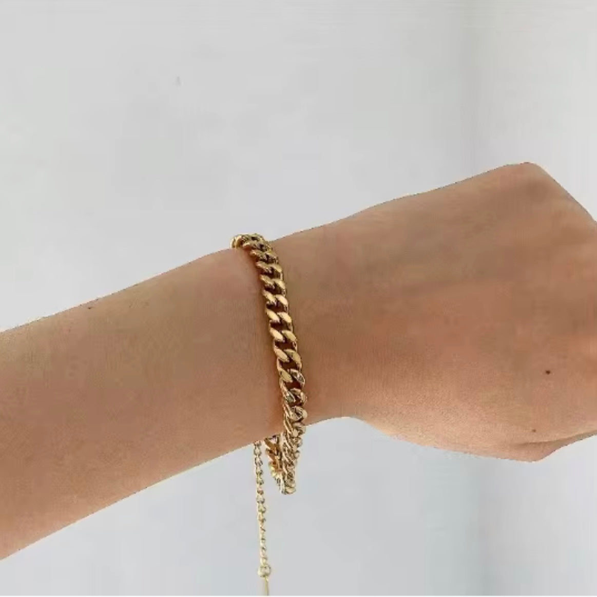 Classic Cuban Bracelet ELSSIZ shown on the arm water resistant and beach friendly