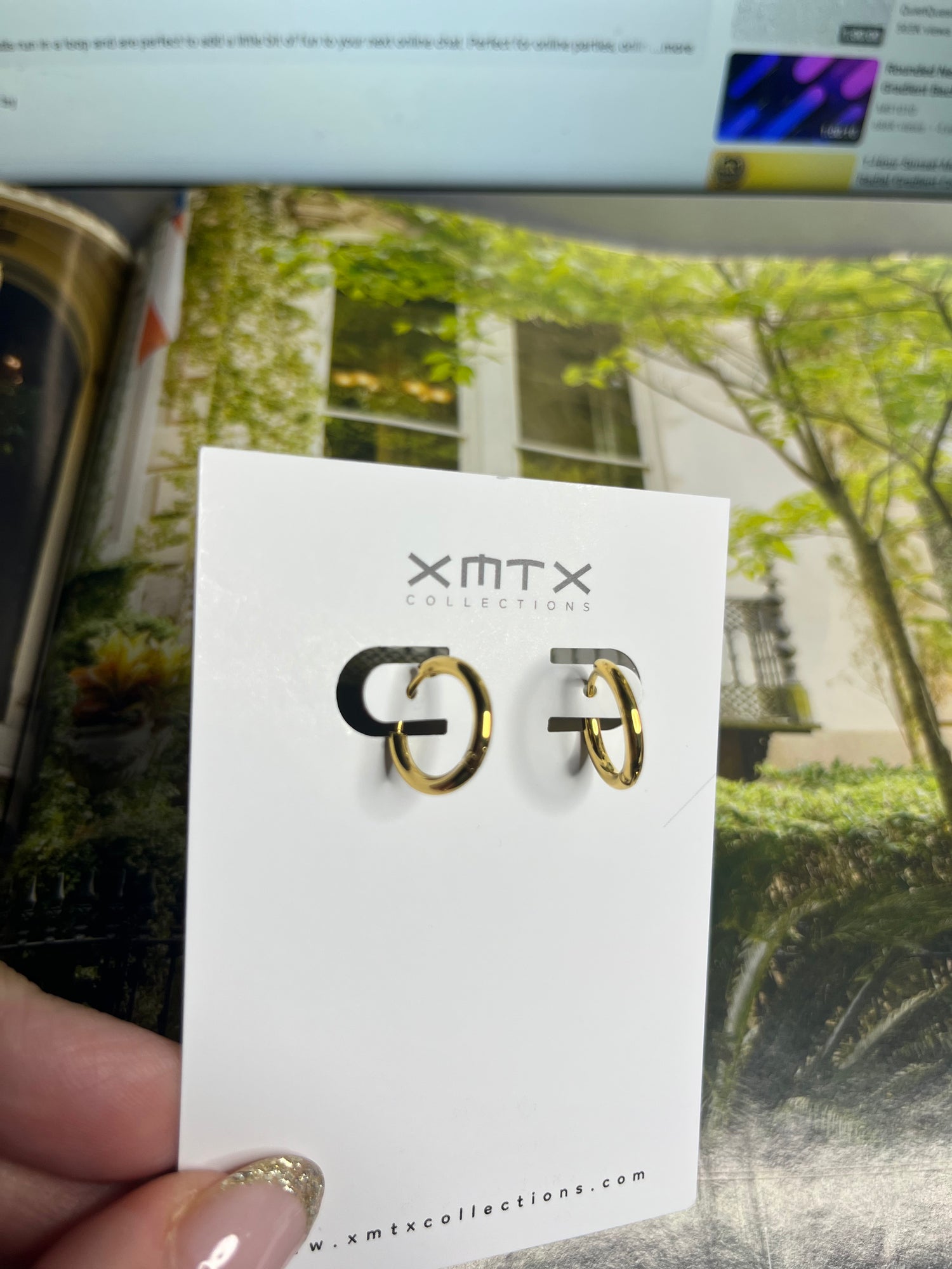 Upgrade your earring game with our Tiny Hoops Earrings. Their perfect size allows you to stack them up for multiple piercings or wear them as a single huggie, adding effortless style to any look. 

Made to last! Non Tarnish and Water Resistant, Hypoallergenic

10 mm diameter

14 mm diameter

18K Gold Plated over 316L Stainless Steel base

 

 