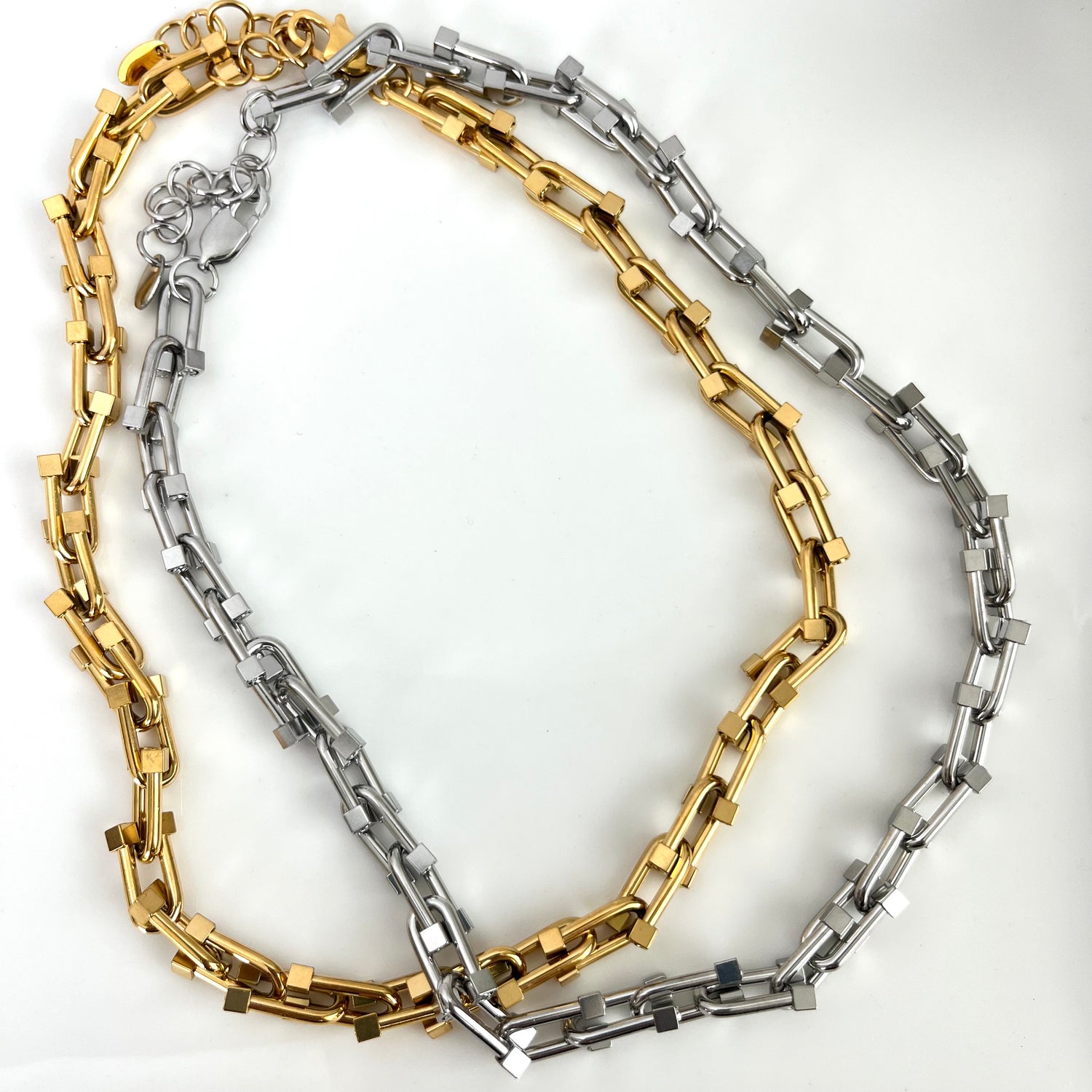 Horseshoe Necklace ELSSIZ