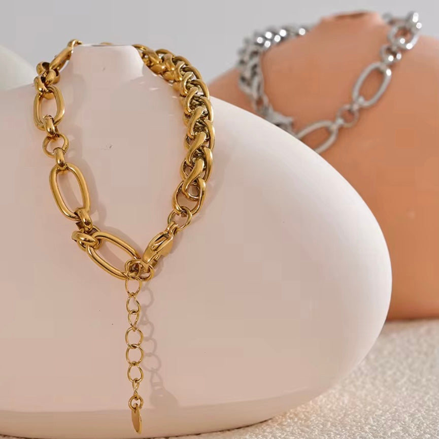 Expertly crafted, this Mixed Links Bracelet boasts a trendy and unique design that is sure to stand out. Plus, it is waterproof, making it perfect for everyday wear. Elevate your style with this statement piece.

 

This piece is made to last, hypoallergenic  & waterproof , adjustable

316L Stainless Steel 18K Gold Plated

 7 inches +1.5" ext