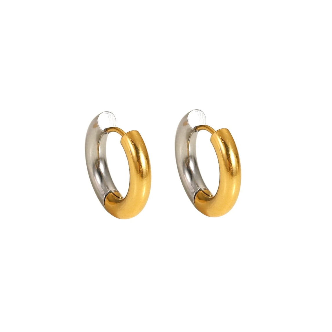 Create a unique look with our Twisted Hoop Earrings! These versatile earrings give the appearance of a double piercing, making them perfect for everyday wear. With their cute and stylish design, you&