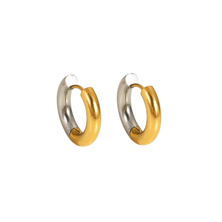 Create a unique look with our Twisted Hoop Earrings! These versatile earrings give the appearance of a double piercing, making them perfect for everyday wear. With their cute and stylish design, you&